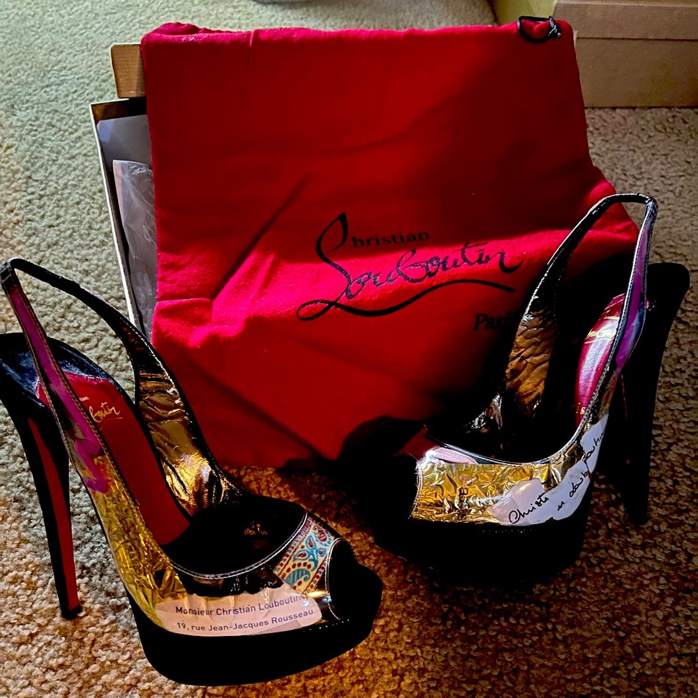 CHRISTIAN LOUBOUTIN HEELS ♥️